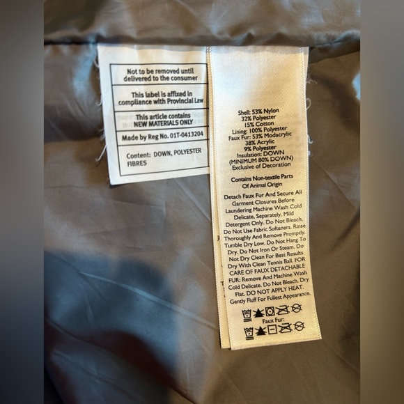 Eddie Bauer Down Parka with removable faux fur hood; size Petite XL. - Picture 12 of 14